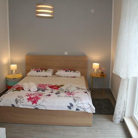 Room With Garden Split Exterior foto