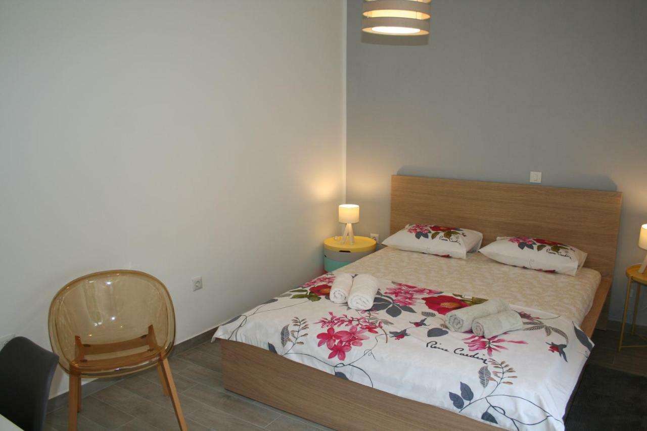 Room With Garden Split Exterior foto