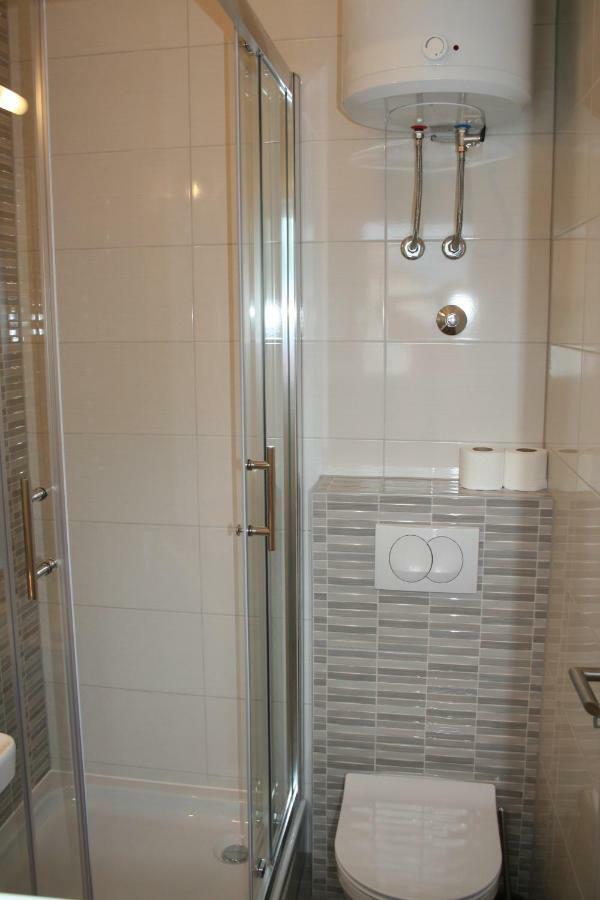 Room With Garden Split Exterior foto
