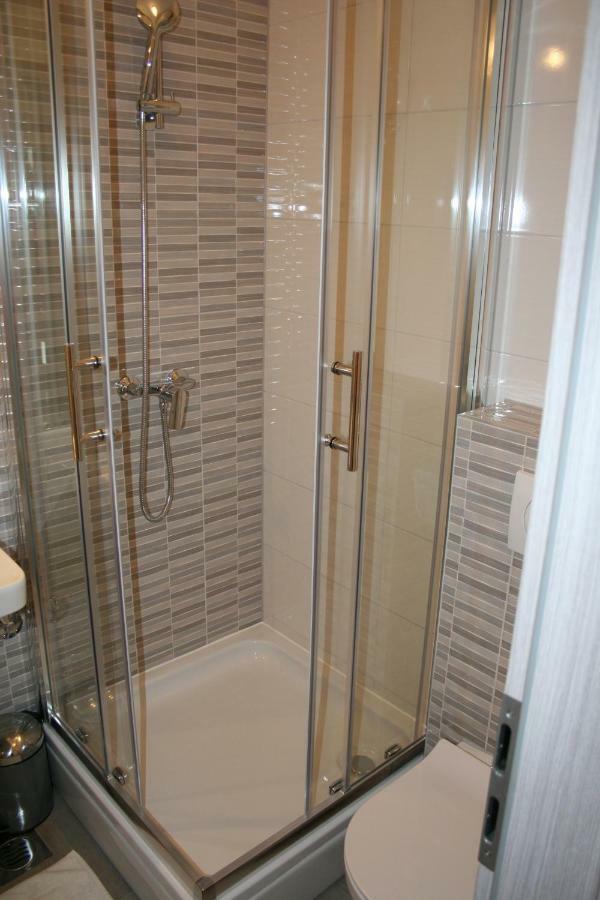 Room With Garden Split Exterior foto