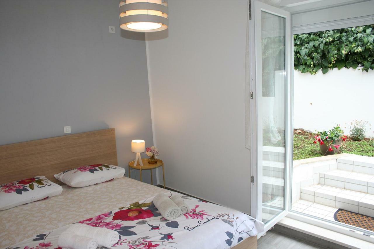 Room With Garden Split Exterior foto