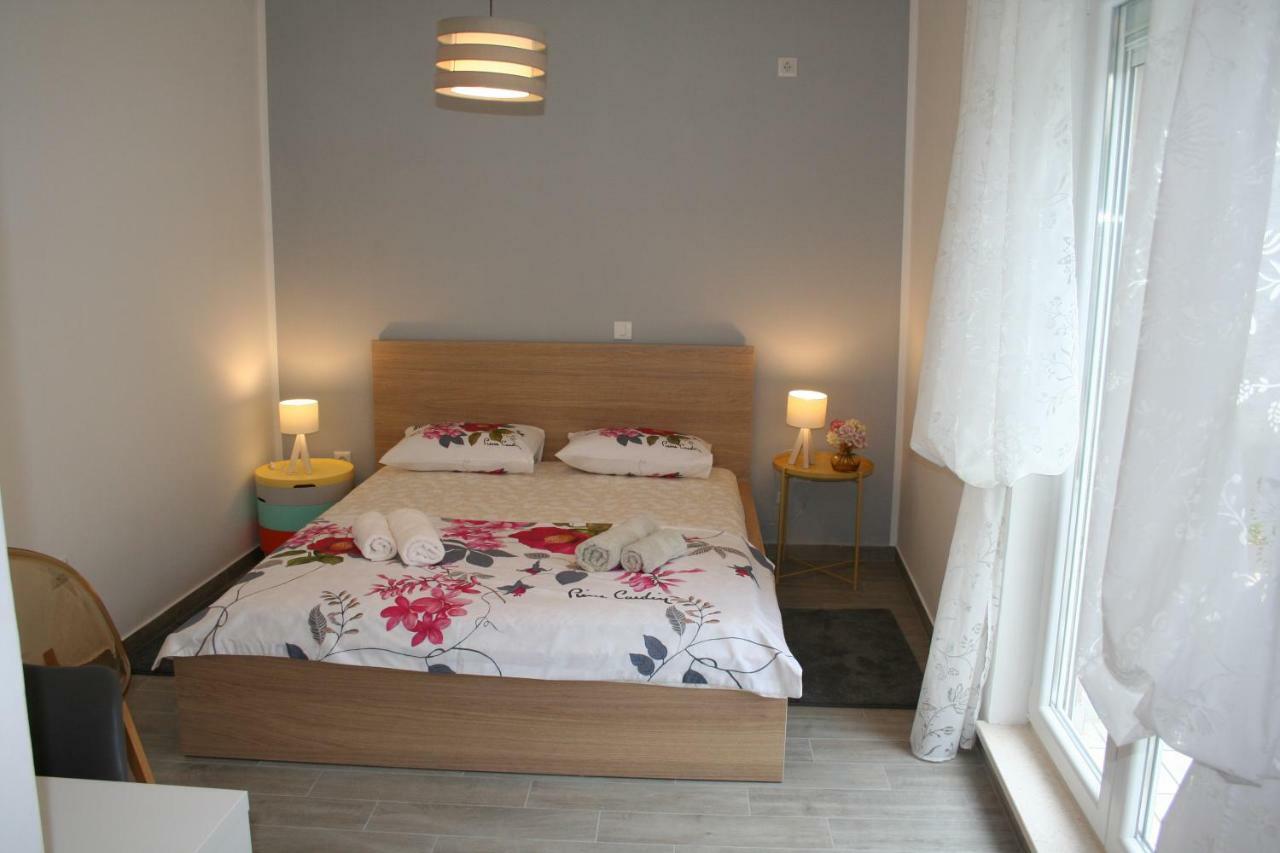 Room With Garden Split Exterior foto