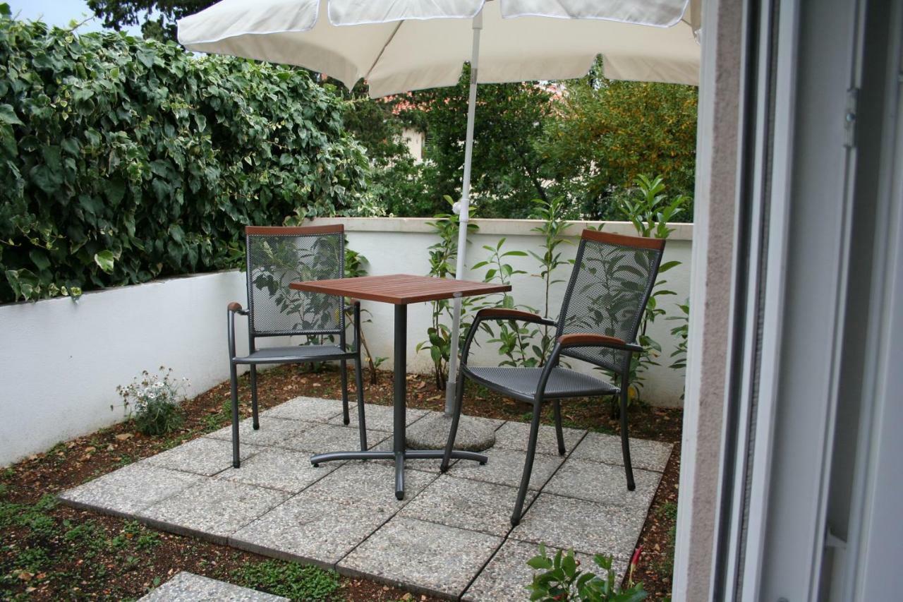 Room With Garden Split Exterior foto