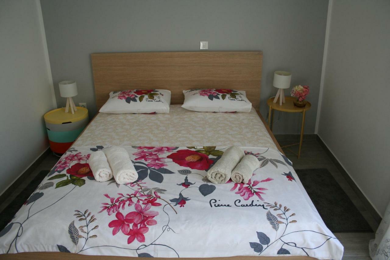 Room With Garden Split Exterior foto