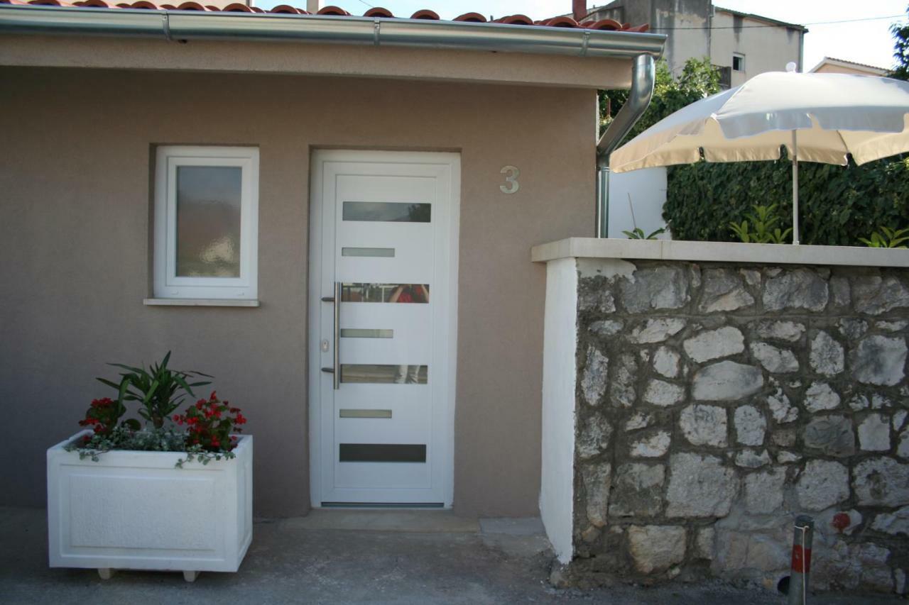 Room With Garden Split Exterior foto