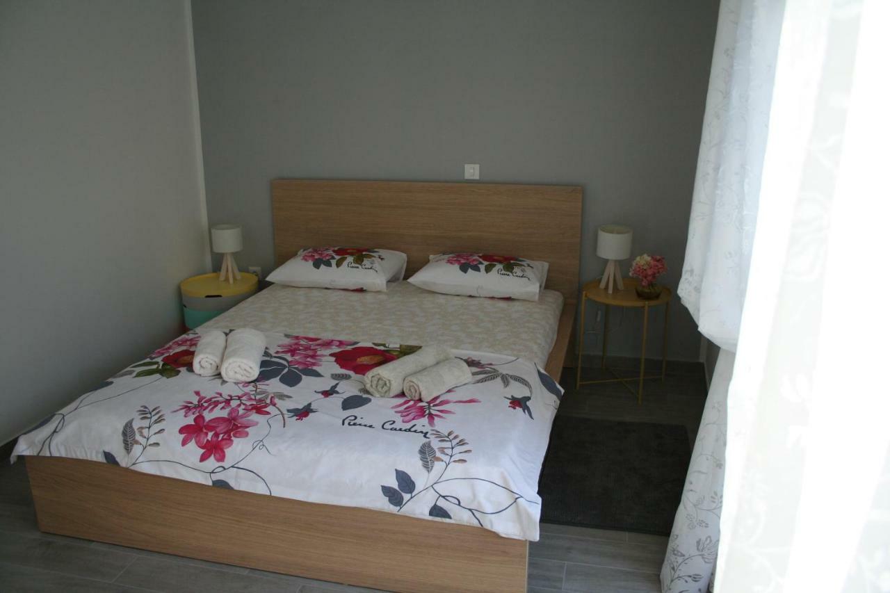 Room With Garden Split Exterior foto