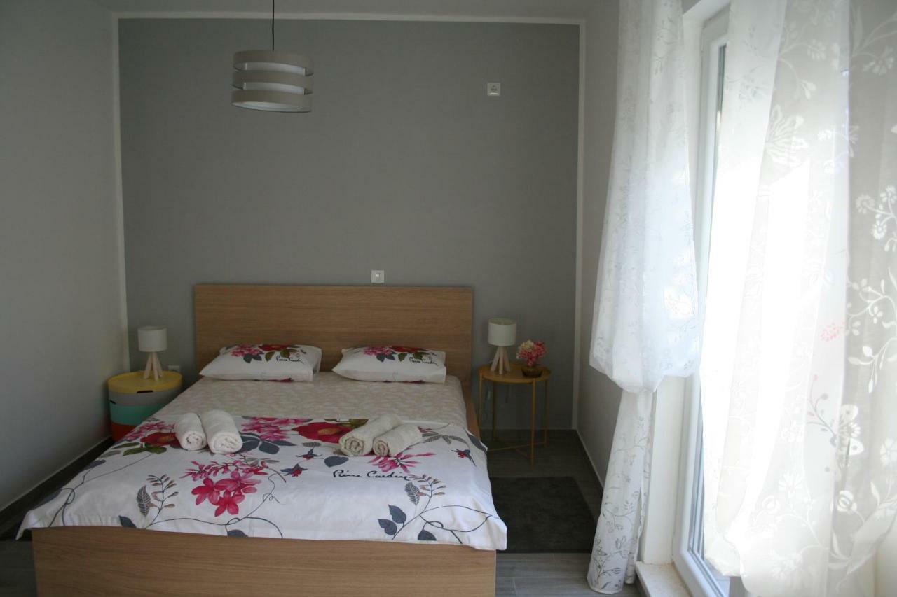 Room With Garden Split Exterior foto