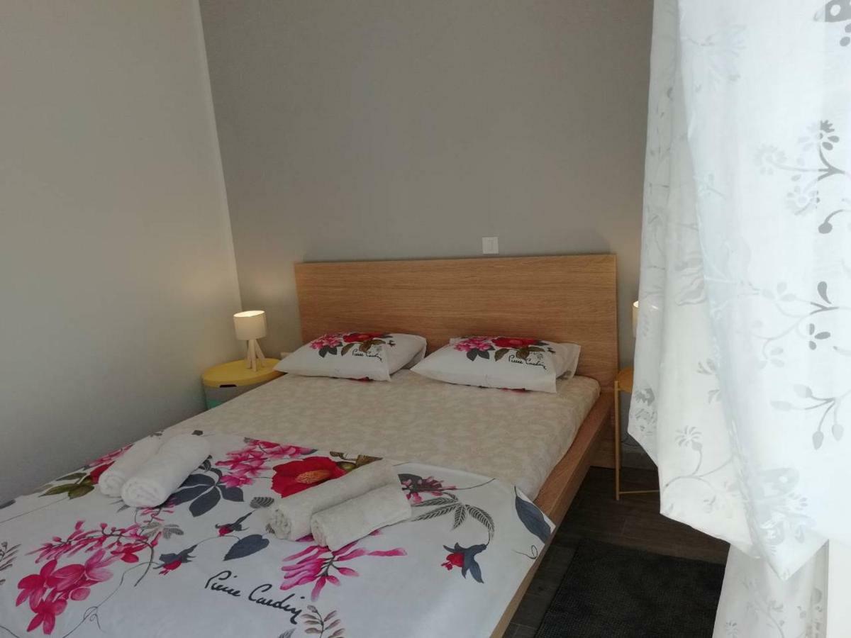 Room With Garden Split Exterior foto