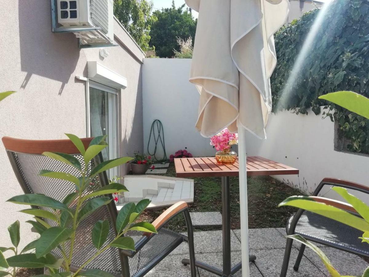 Room With Garden Split Exterior foto