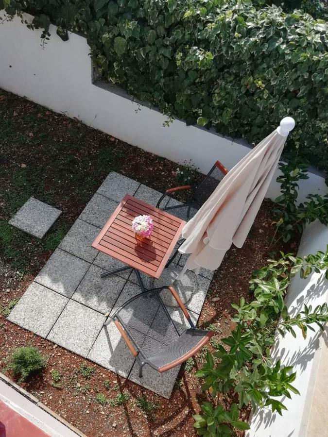 Room With Garden Split Exterior foto